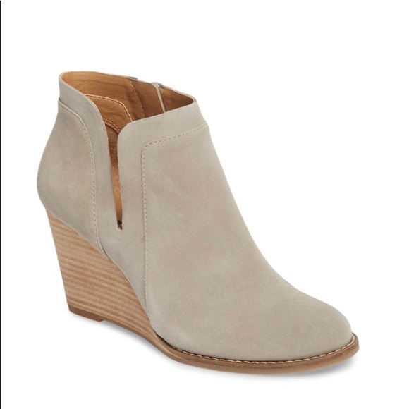 lucky brand suede side cut wedges